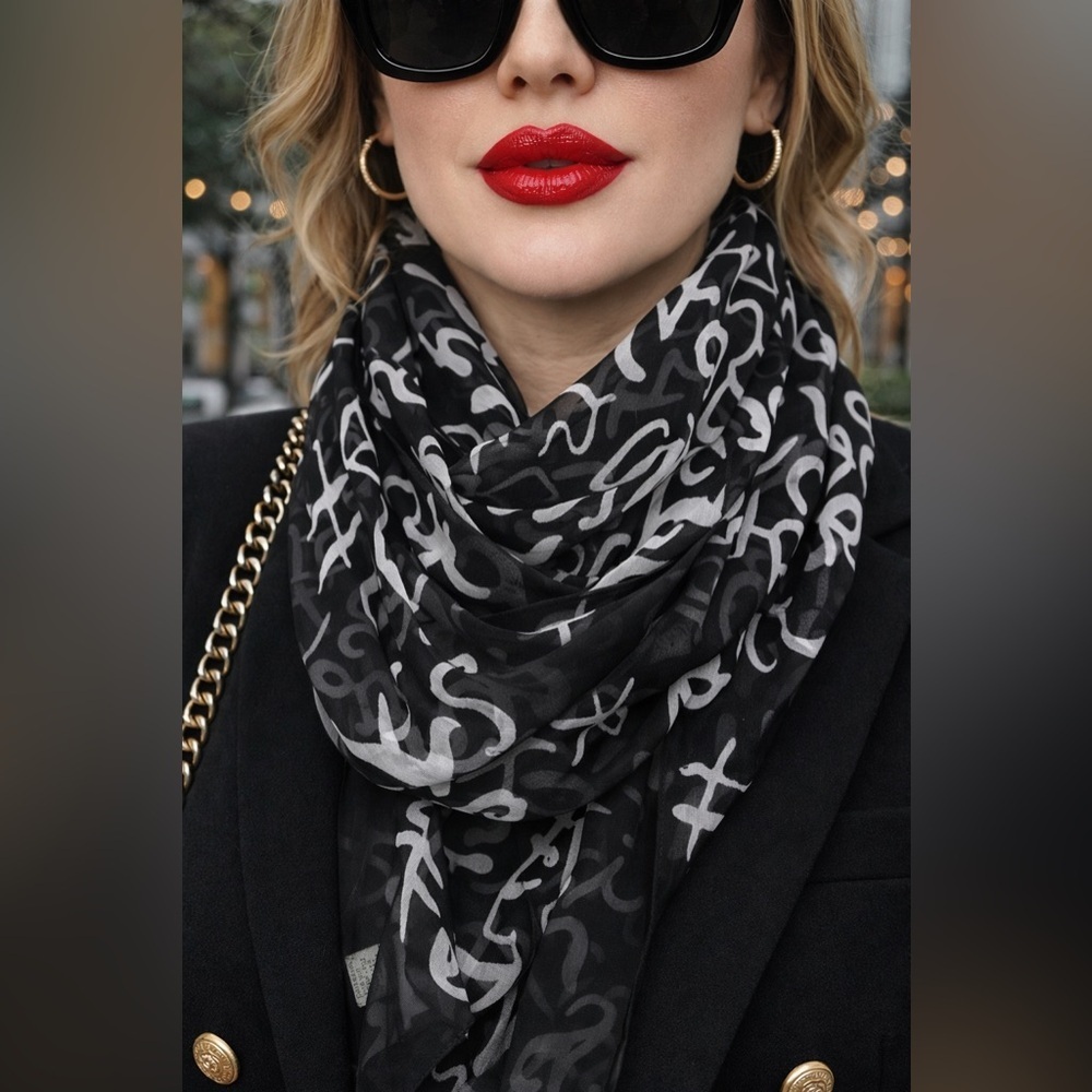 Elegant Black and Gray Patterned Scarf
